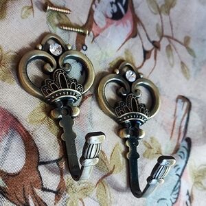 Set of 2 Rhinestone Antiqued Brass Bronze Metal Crown Tiara Pageant Hooks NEW